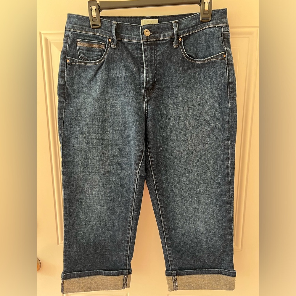 Levi Capri size 10